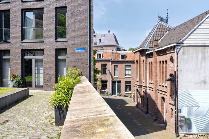 Photo 8 of Kroonstraat 122