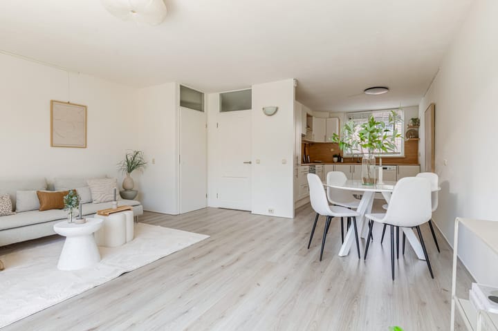 Foto 13 van Nat King Colestraat 12