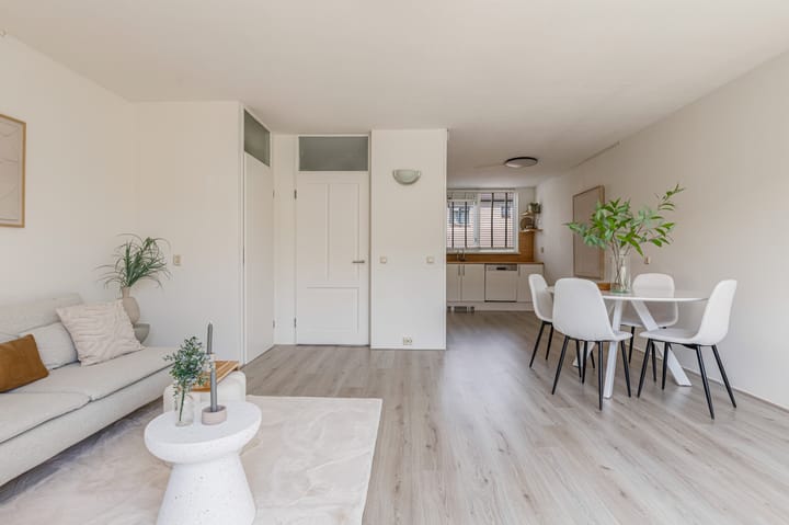 Foto 14 van Nat King Colestraat 12