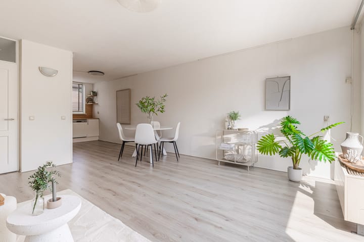 Foto 15 van Nat King Colestraat 12