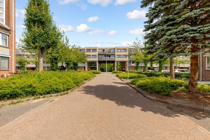 Foto 50 van Nat King Colestraat 12