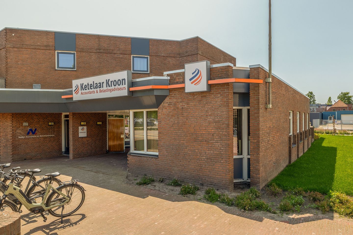 Bekijk foto 1 van Lilienthalplein 1