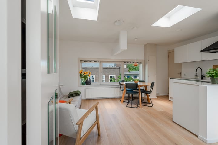 Foto 14 van Cornelis Trooststraat 4-4