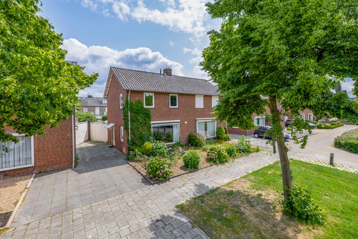 Foto 3 van Kamillestraat 17