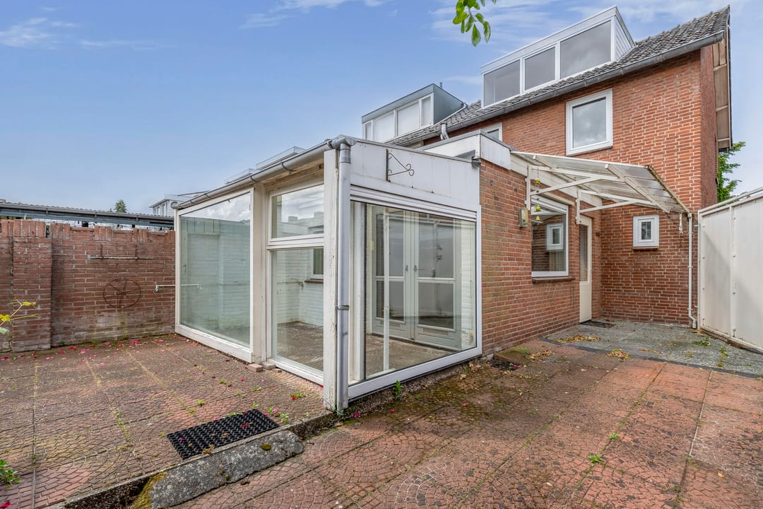 Photo 17 of Kamillestraat 17