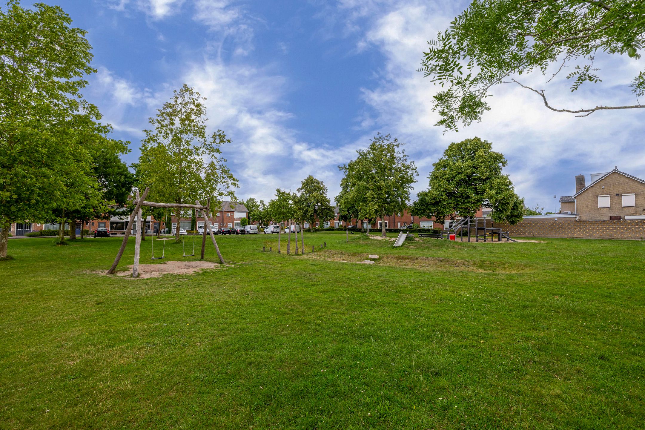 Photo 33 of Kamillestraat 17