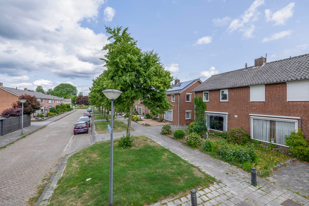 Photo 2 of Kamillestraat 17