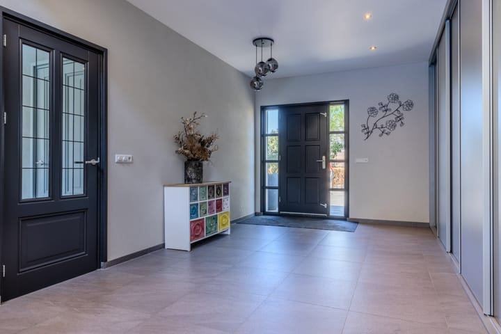 Photo 8 of Angerensestraat 12