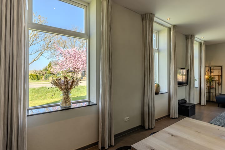 Photo 13 of Angerensestraat 12