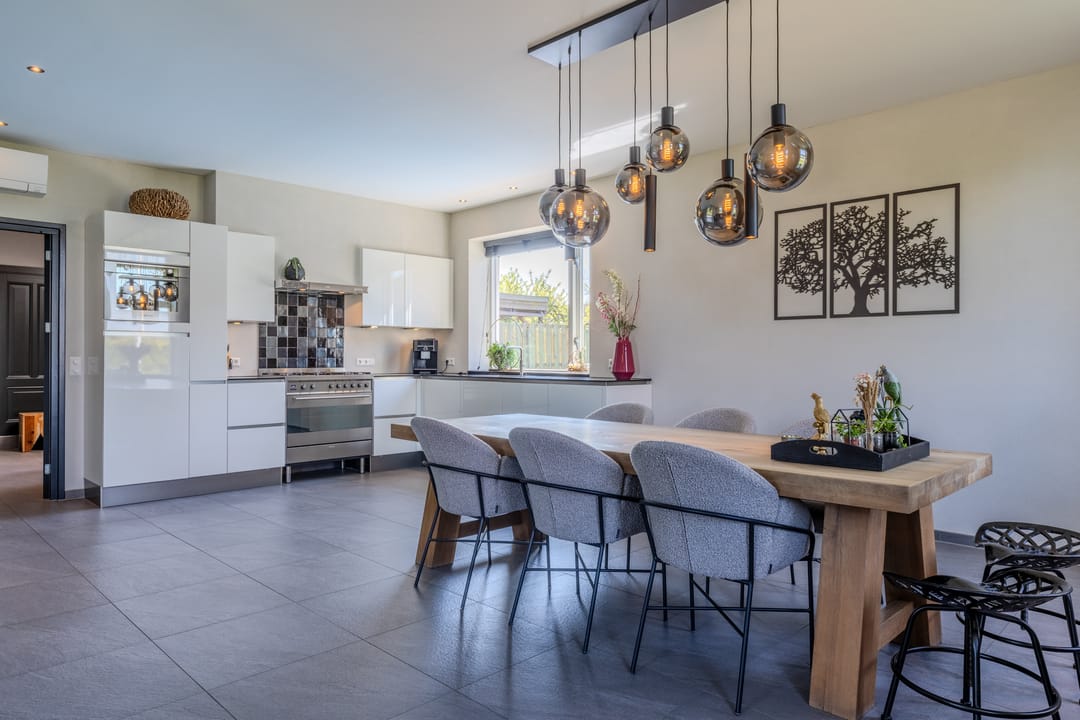 Foto 16 van Angerensestraat 12