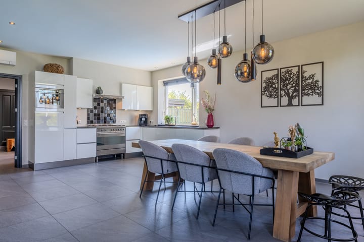 Photo 16 of Angerensestraat 12