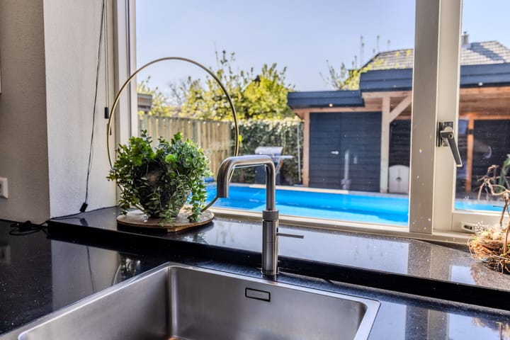 Photo 18 of Angerensestraat 12