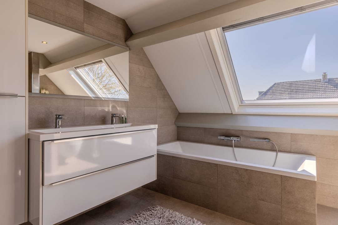 Foto 32 van Angerensestraat 12