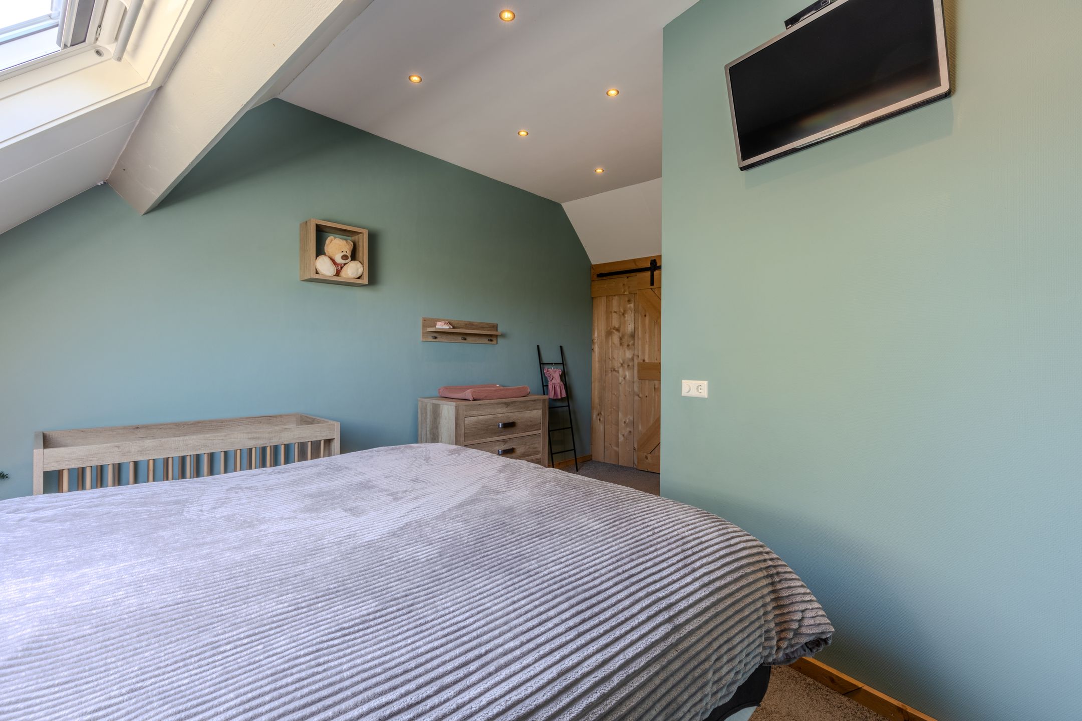 Foto 30 van Angerensestraat 12