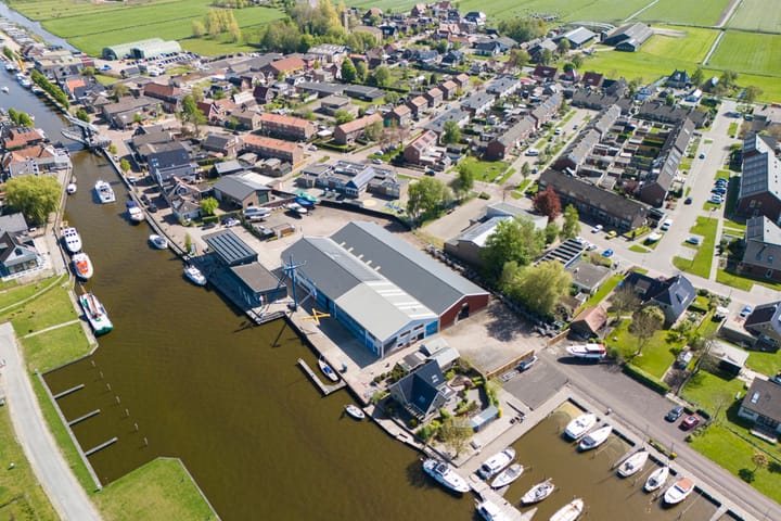 Hellingpad 16-18, Echtenerbrug