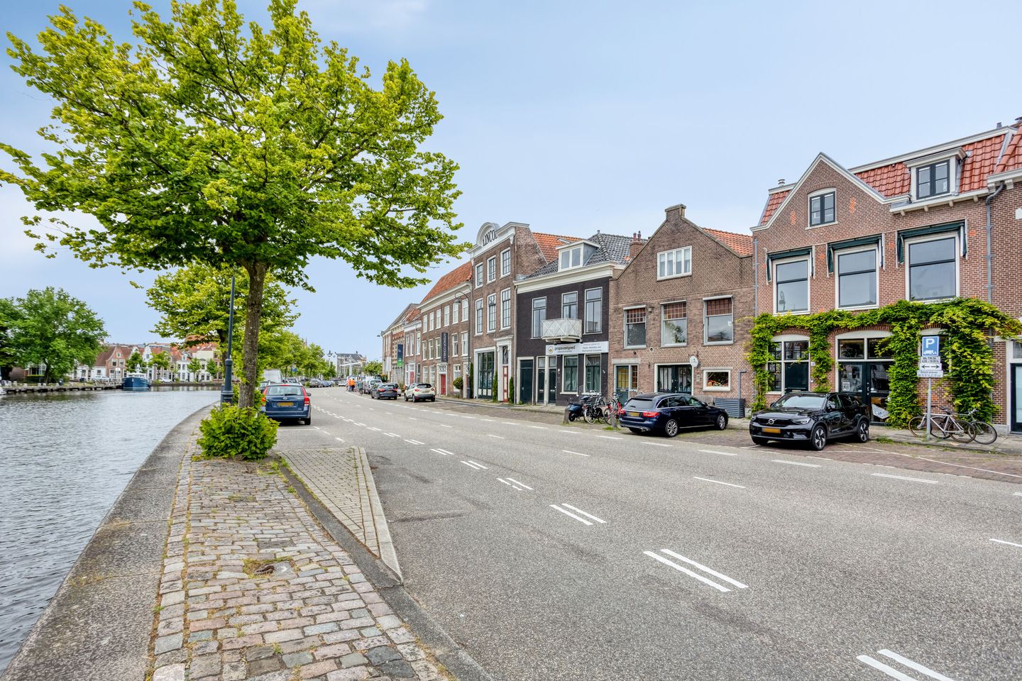 Bekijk foto 2 van Donkere Spaarne 14