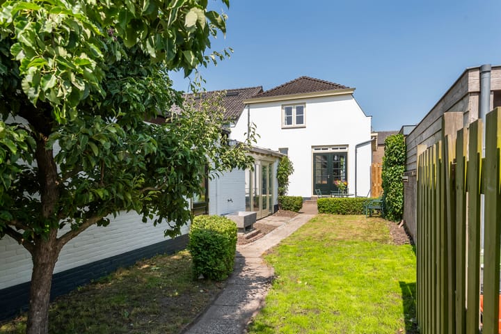 Foto 1 van Dorpsstraat 15