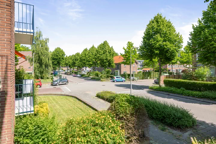 Photo 19 of Joost van den Vondellaan 36