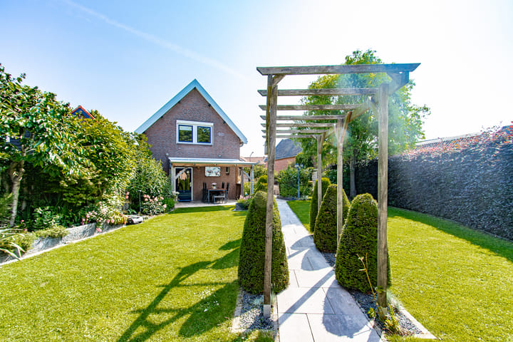 Photo 36 of Dorpsstraat 8