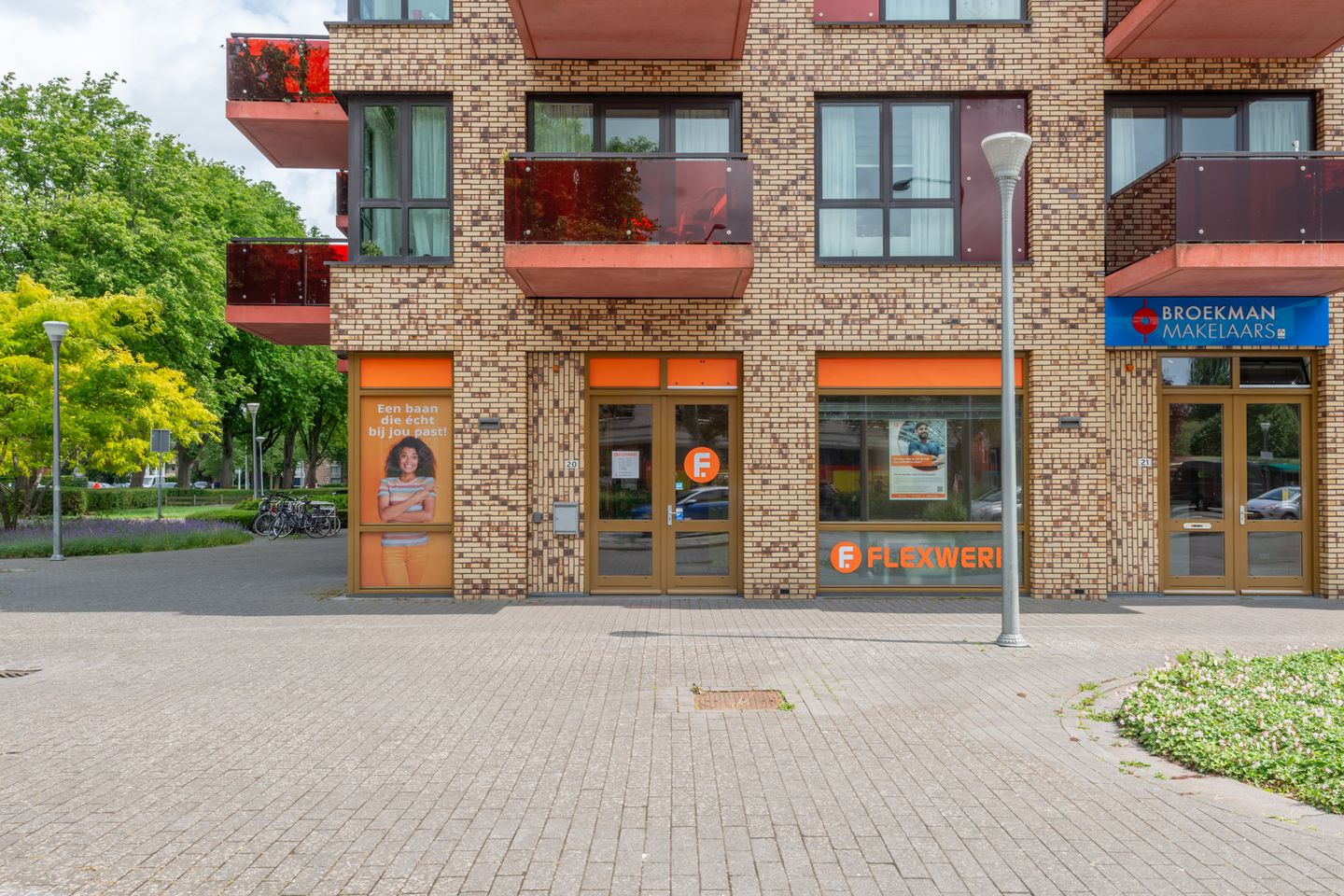 Bekijk foto 1 van Geert Groteplein 20