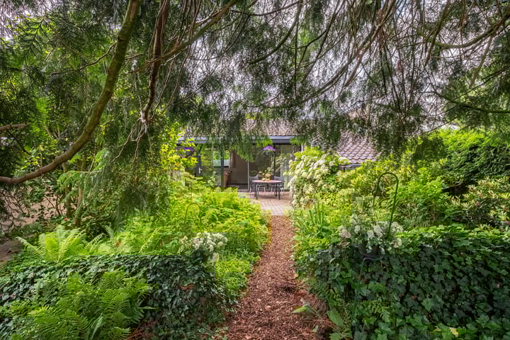 Photo 45 of Bastinglaan 4