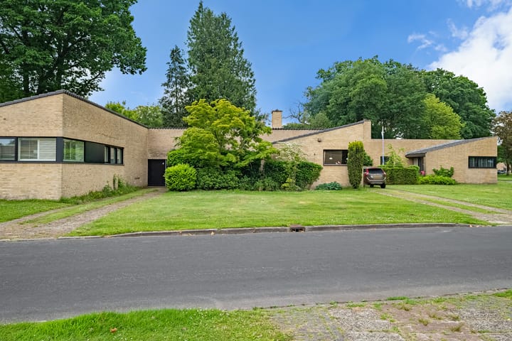 Photo 48 of Bastinglaan 4