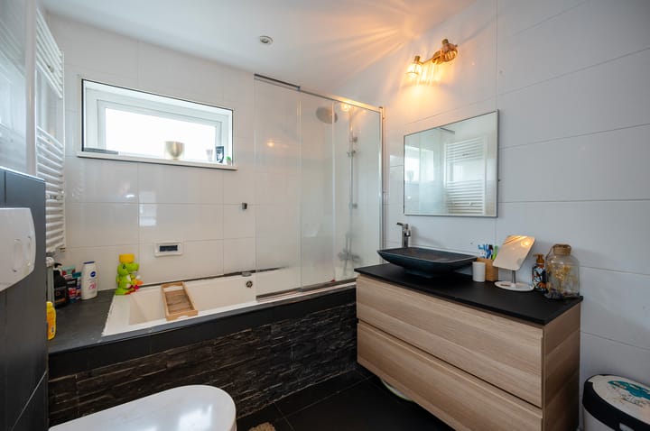 Foto 14 van Erik Satiestraat 10