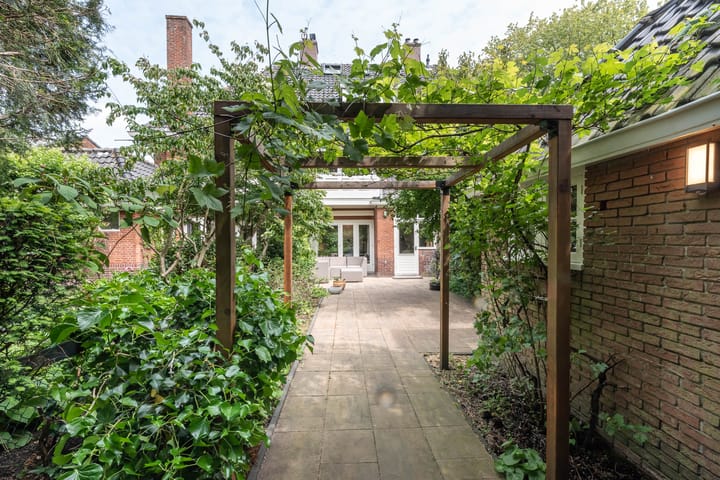 Foto 15 van Ernst Casimirlaan 54