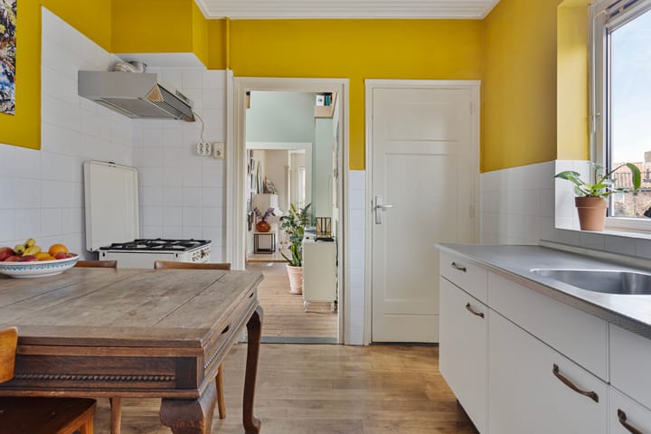 Photo 14 of Pastoor van Houtstraat 12