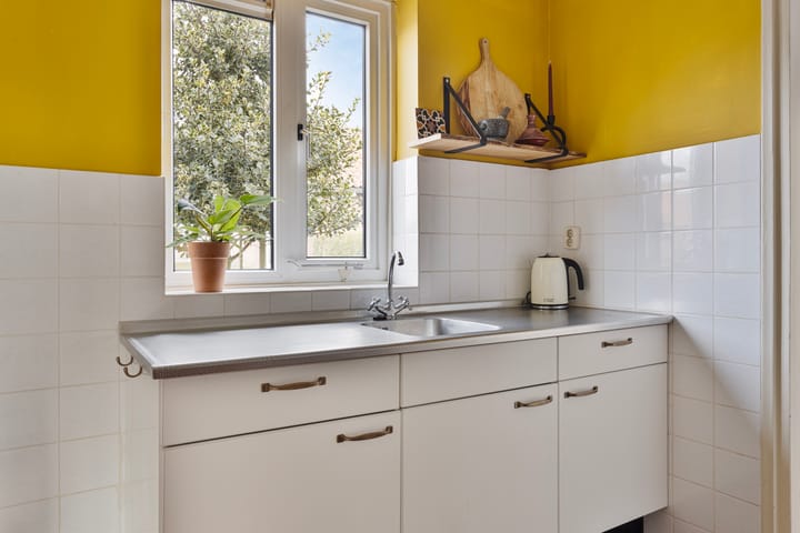 Photo 15 of Pastoor van Houtstraat 12