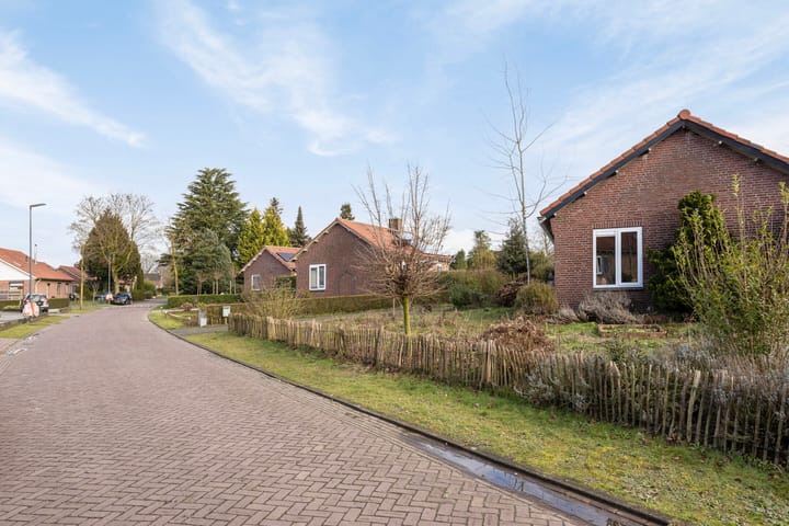 Photo 37 of Pastoor van Houtstraat 12