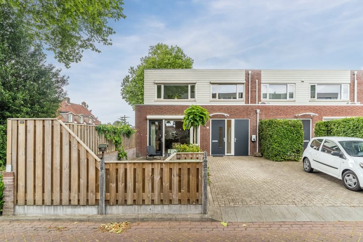 Bekijk foto van Prinses Amaliastraat 24