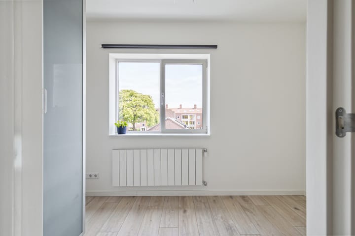 Foto 19 van Edisonstraat 34-B