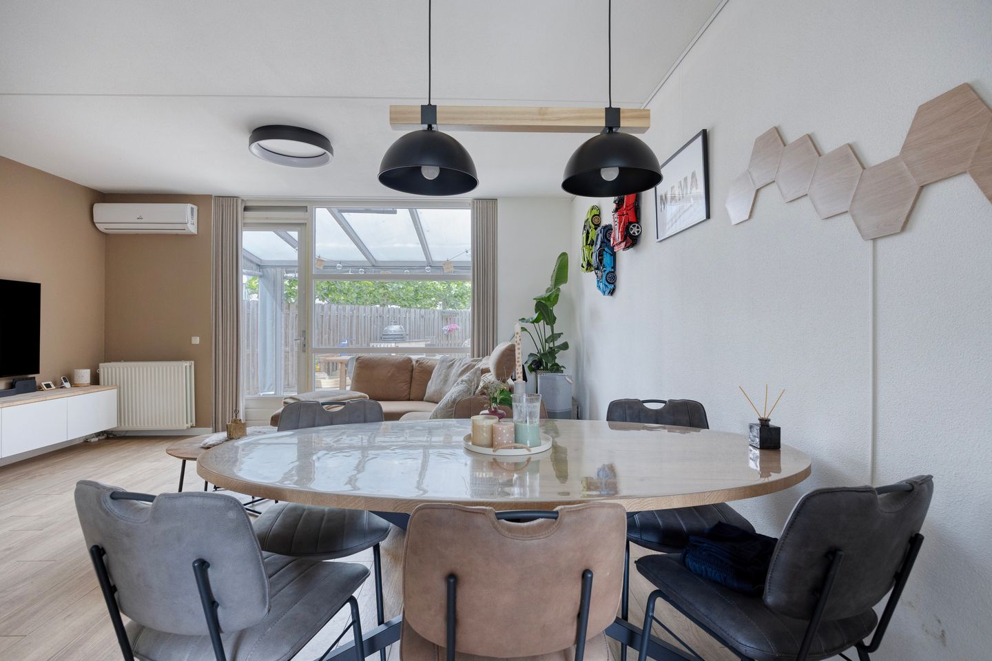 Foto 10 van Directeur Petersstraat 21