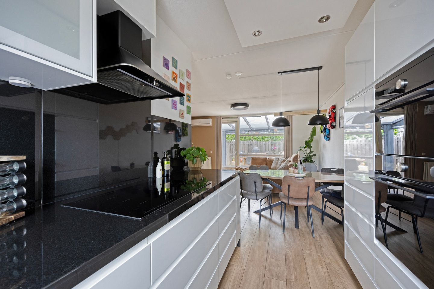 Foto 14 van Directeur Petersstraat 21