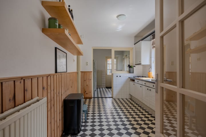 Photo 3 of Directeur Trompstraat 35