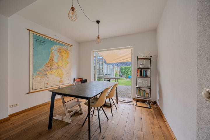 Photo 12 of Directeur Trompstraat 35