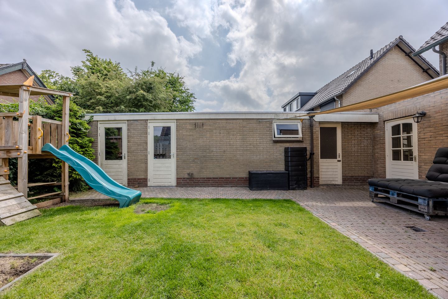 Foto 34 van Directeur Trompstraat 35