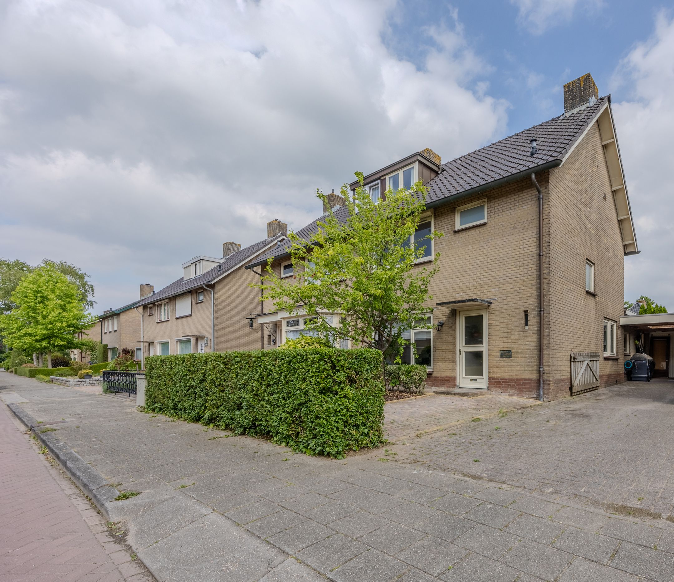 Foto 39 van Directeur Trompstraat 35