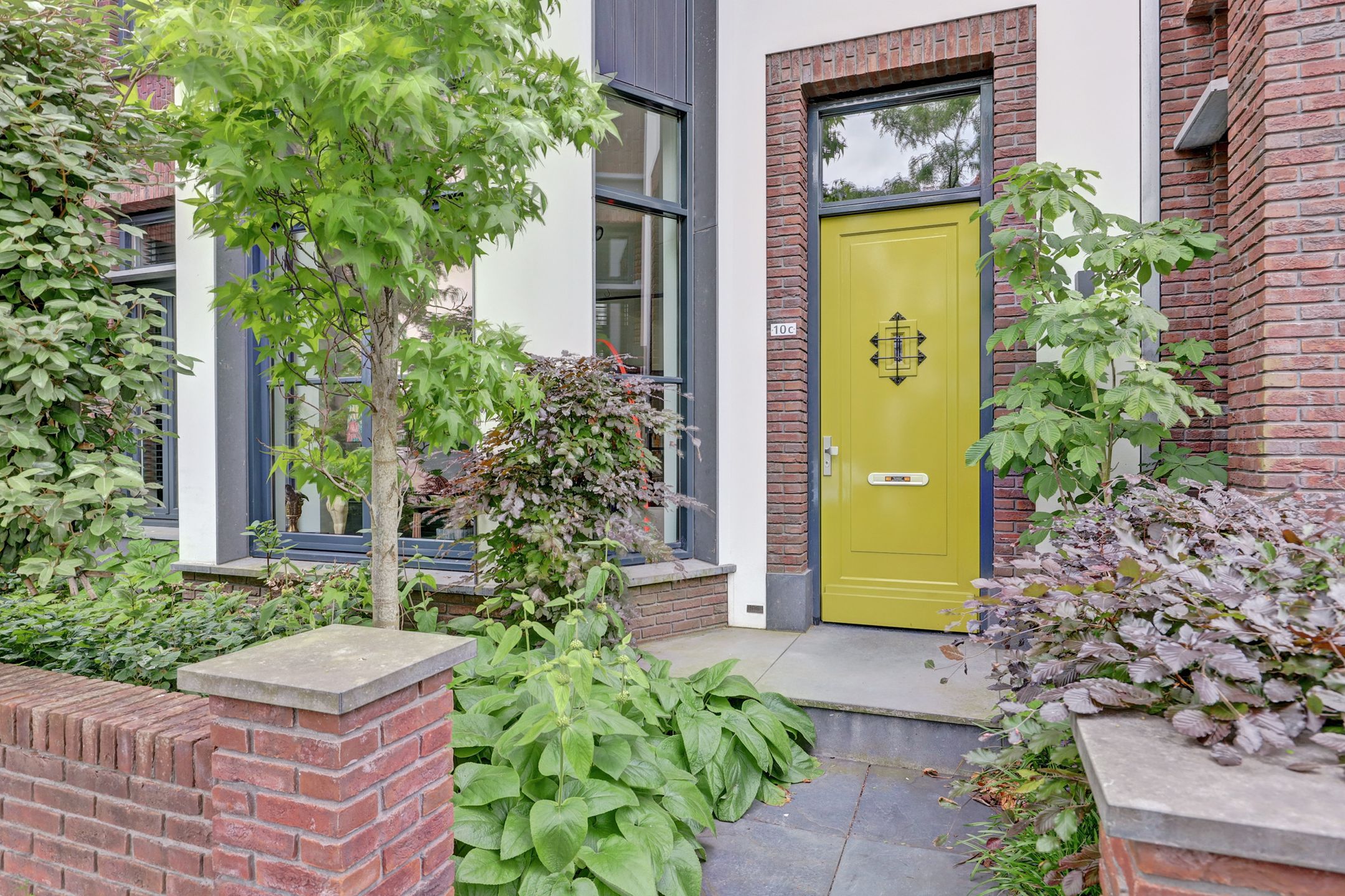 Photo 6 of Emmastraat 10-C