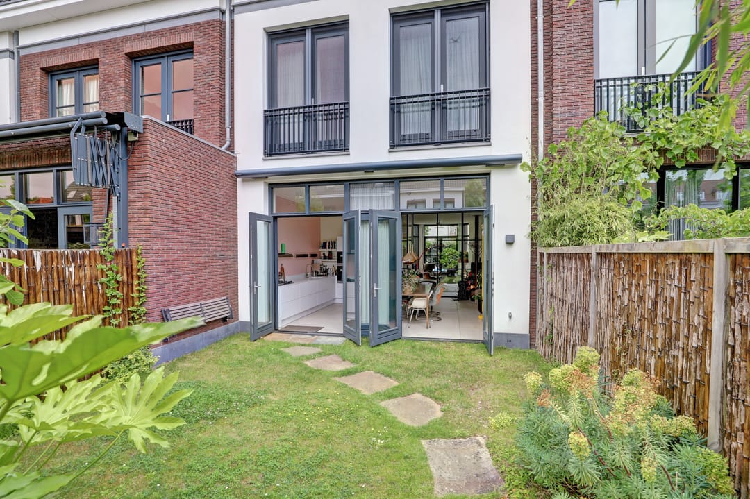 Photo 37 of Emmastraat 10-C