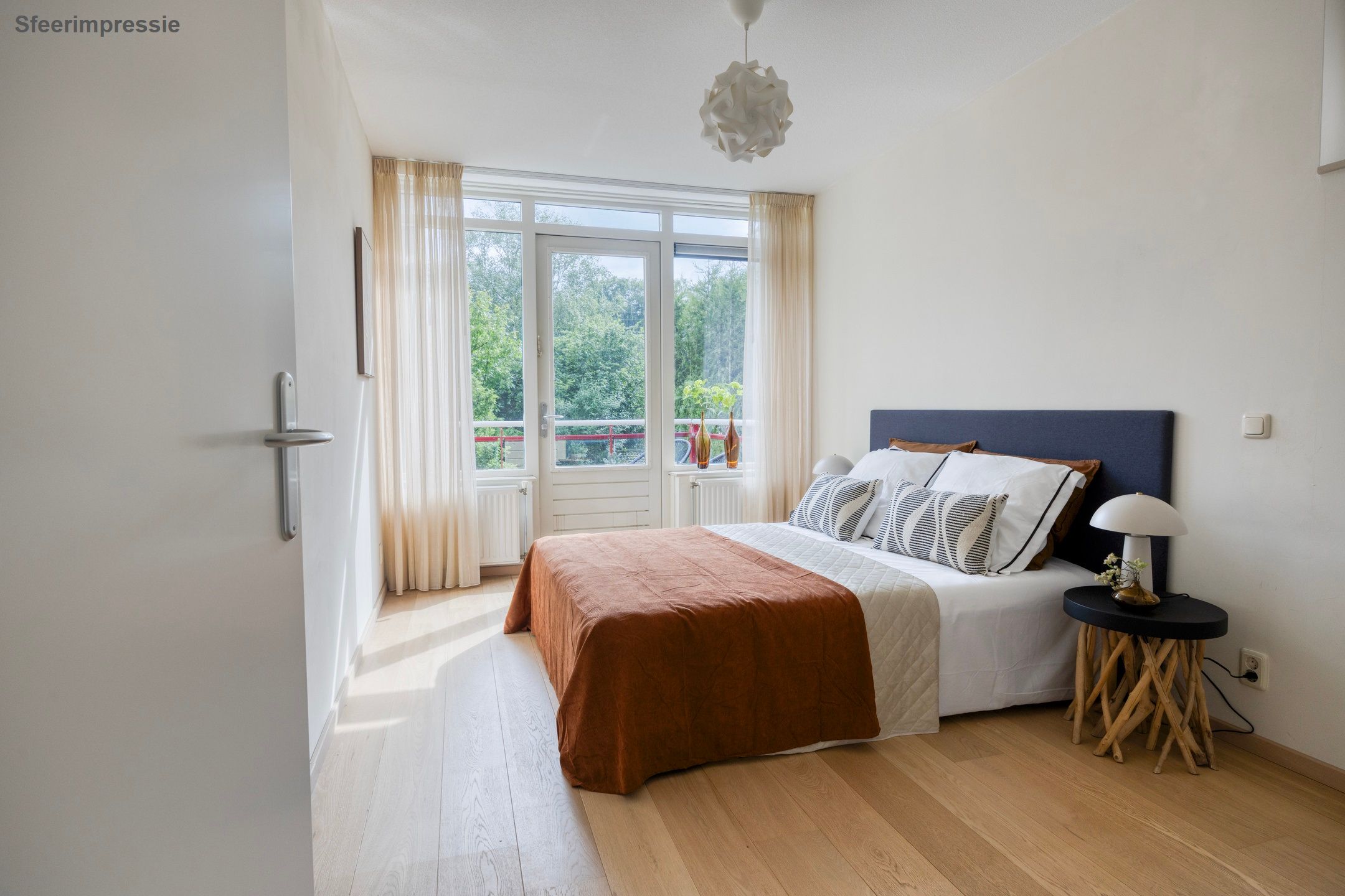 Foto 3 van Burg. Doffegnieslaan 2-F8