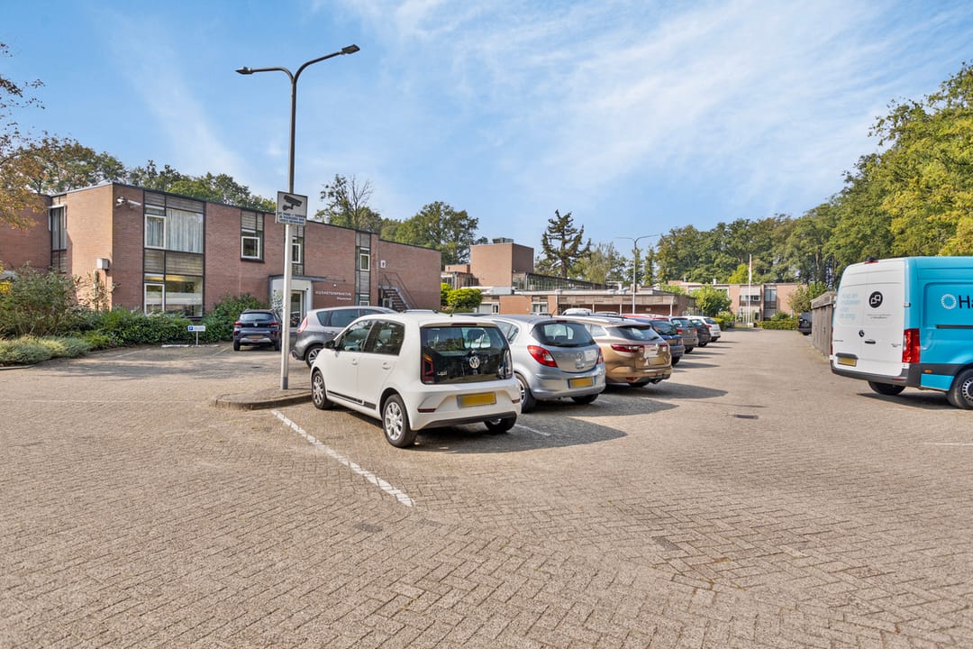 Foto 37 van Burg. Doffegnieslaan 2-F8