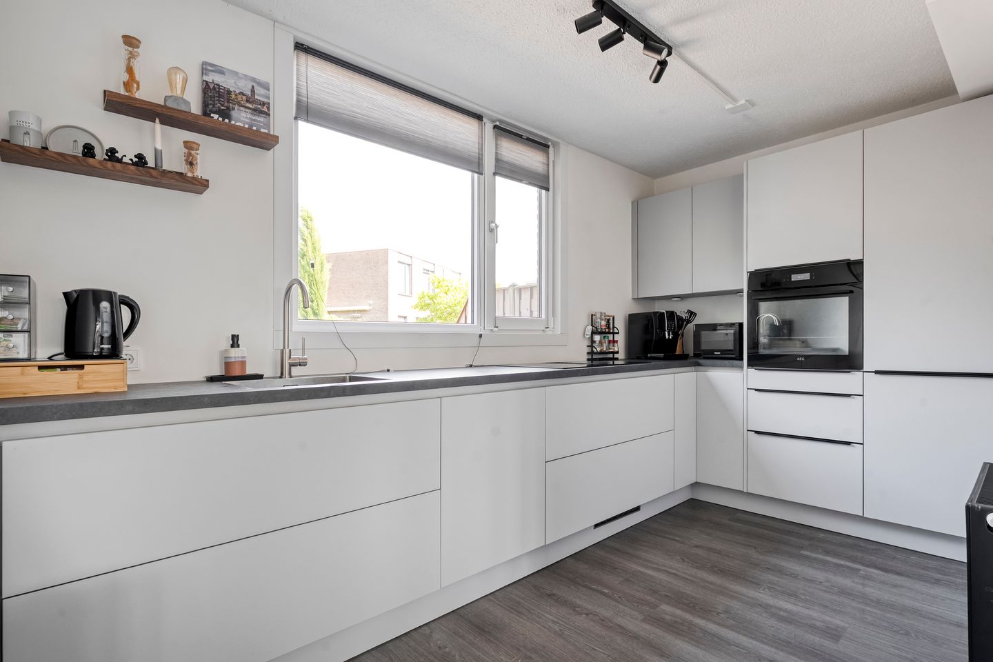 Photo 14 of Van Limburg Stirumware 43