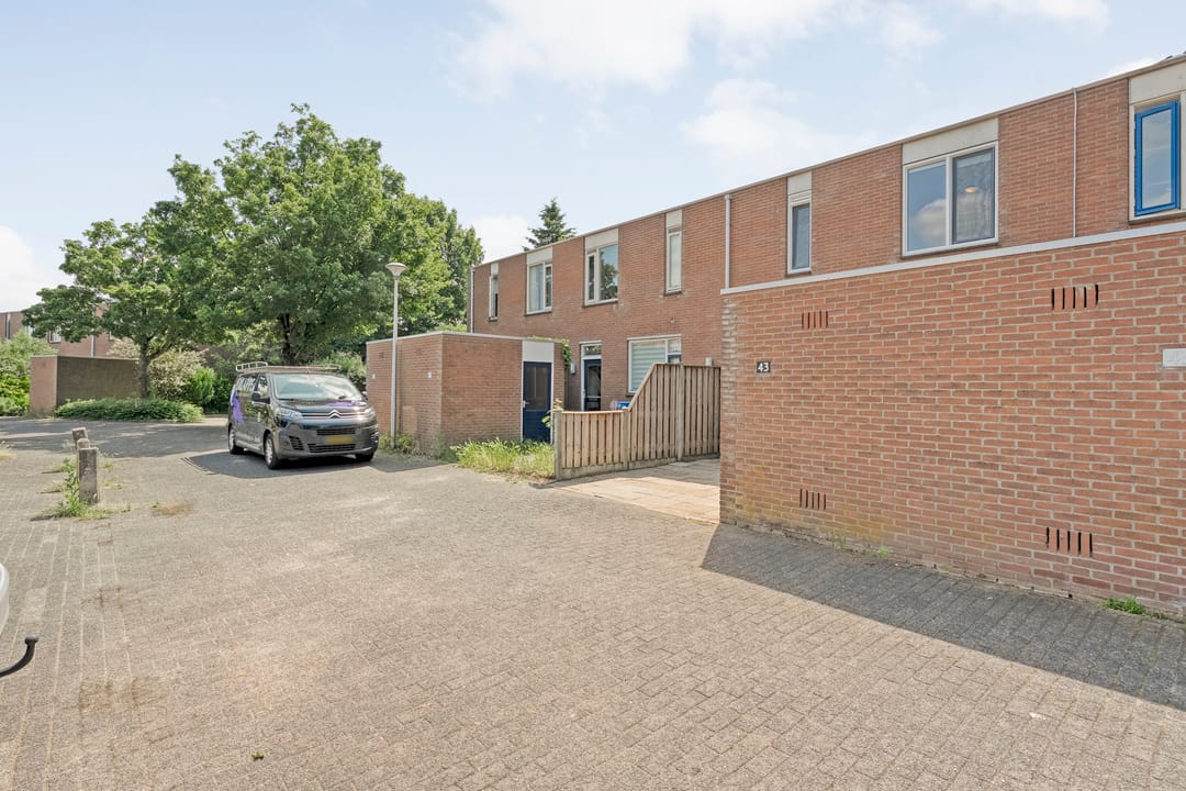 Photo 32 of Van Limburg Stirumware 43