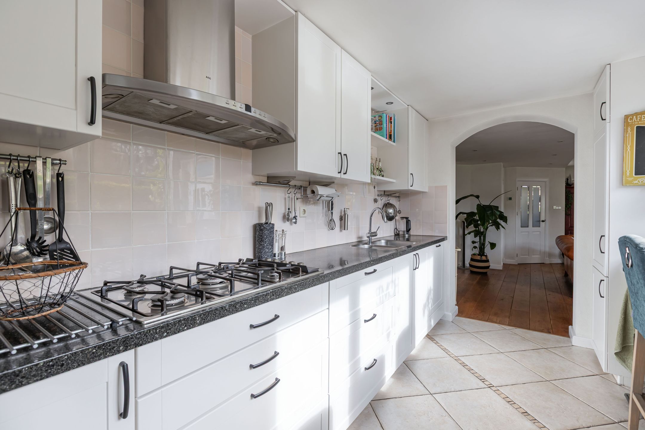 Photo 21 of Oosterweidestraat 39