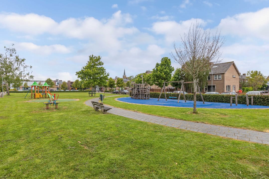 Photo 47 of Oosterweidestraat 39