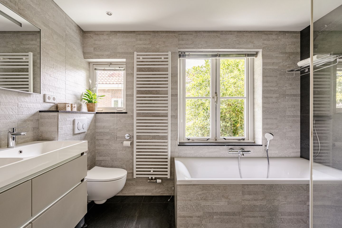 Foto 40 van Frederik Hendriklaan 4