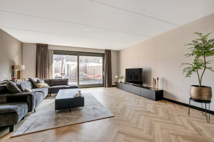 Foto 10 van Titanium 4