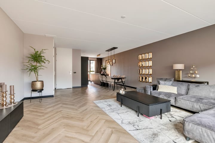 Foto 12 van Titanium 4